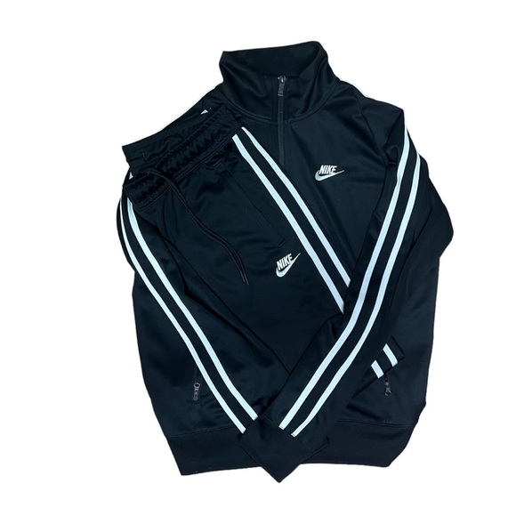 Nike tracksuit - Picture 3 of 3